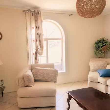 Charming Lady Kate בית נופש