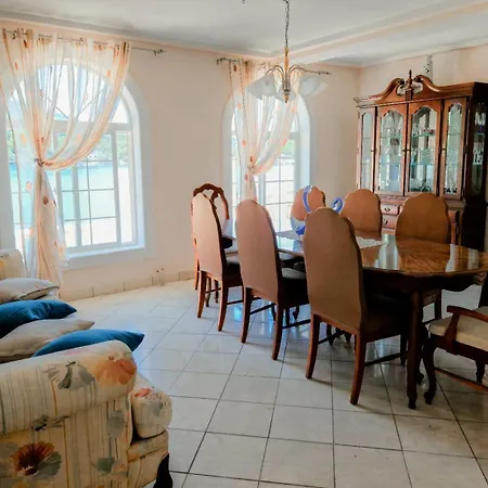 בית נופש Charming Lady Kate